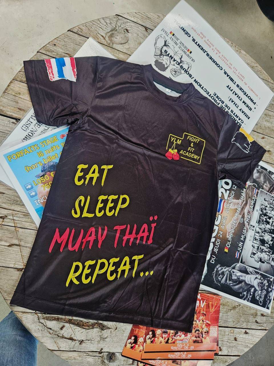 Tee-shirt Eat Sleep Muay Thai Repeat