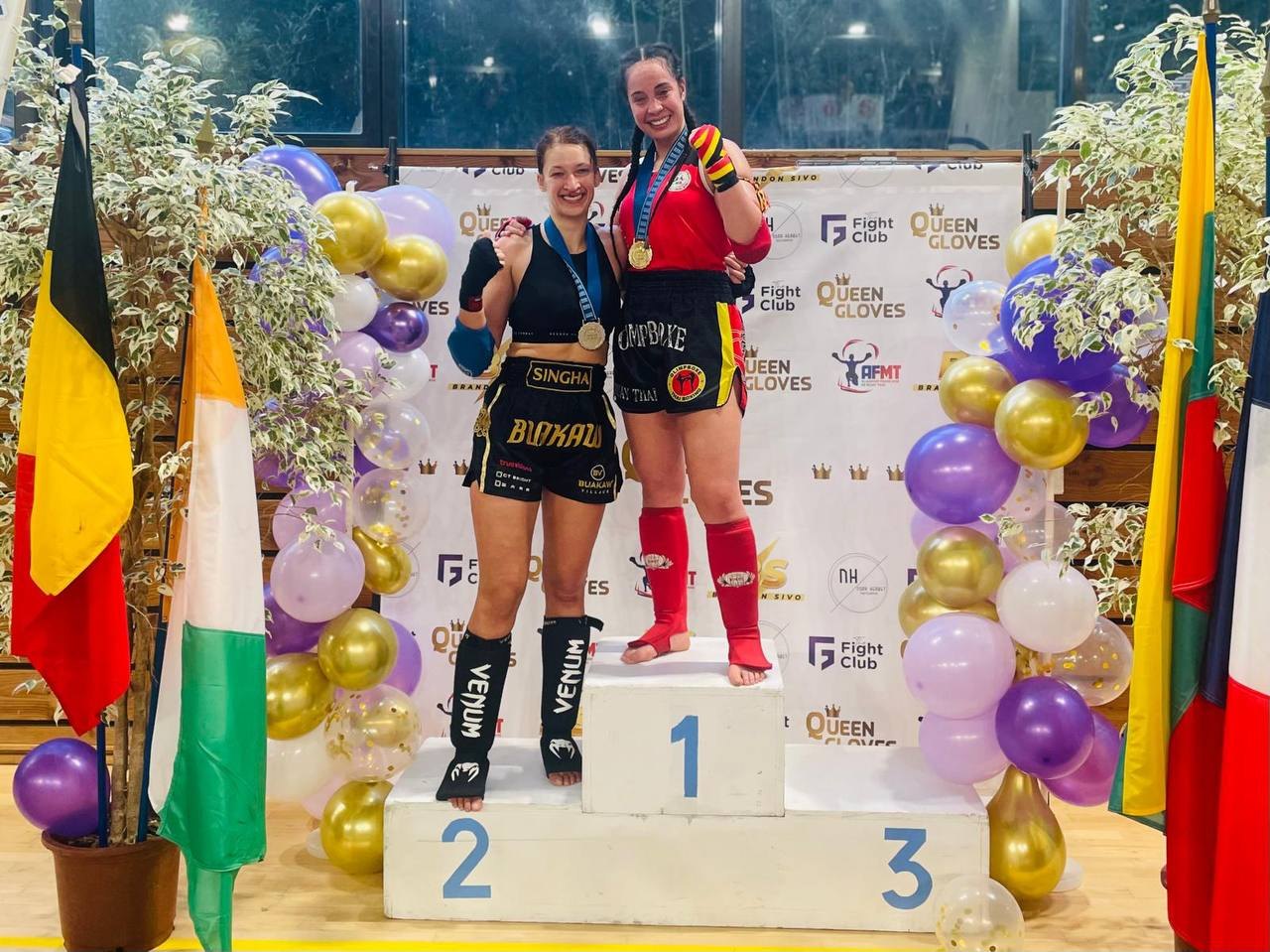 Première place sur le podium du Queen Gloves European Tour